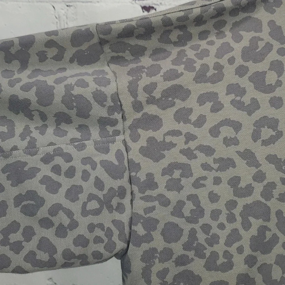 Nike Training Dri-FIT Oversized Leopard Print Cropped Hoodie Size M - Picture 4 of 13